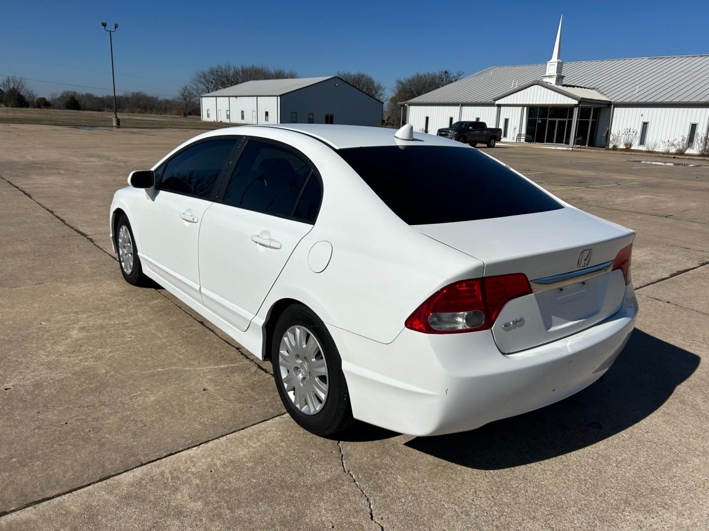 2011 White /Gray Honda Civic GX 5-Speed AT (19XFA4F54BE) with an 1.8L L4 SOHC 16V CNG engine, 5-Speed Automatic transmission, located at 17760 Hwy 62, Morris, OK, 74445, (918) 733-4887, 35.609104, -95.877060 - Photo#6